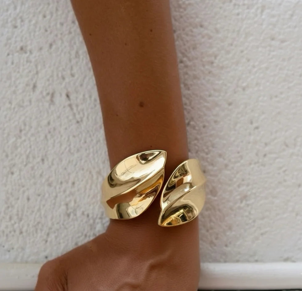 Infinite Twist Cuff