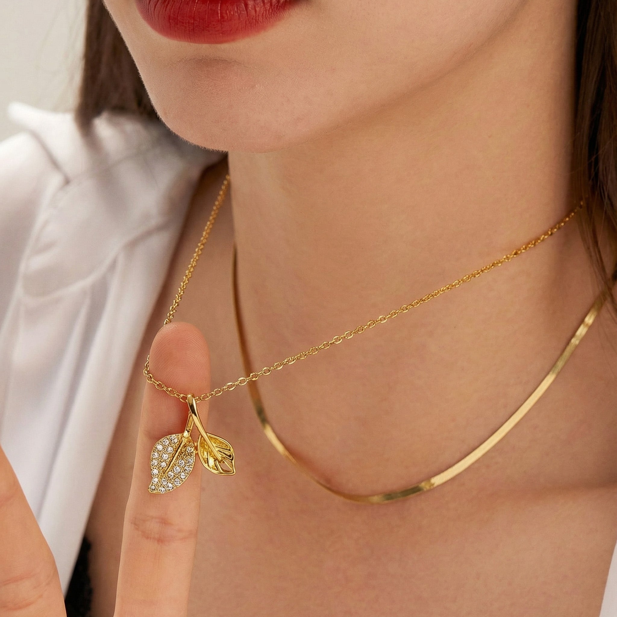 Dazzling Stone Double Leaf Chain Pendant