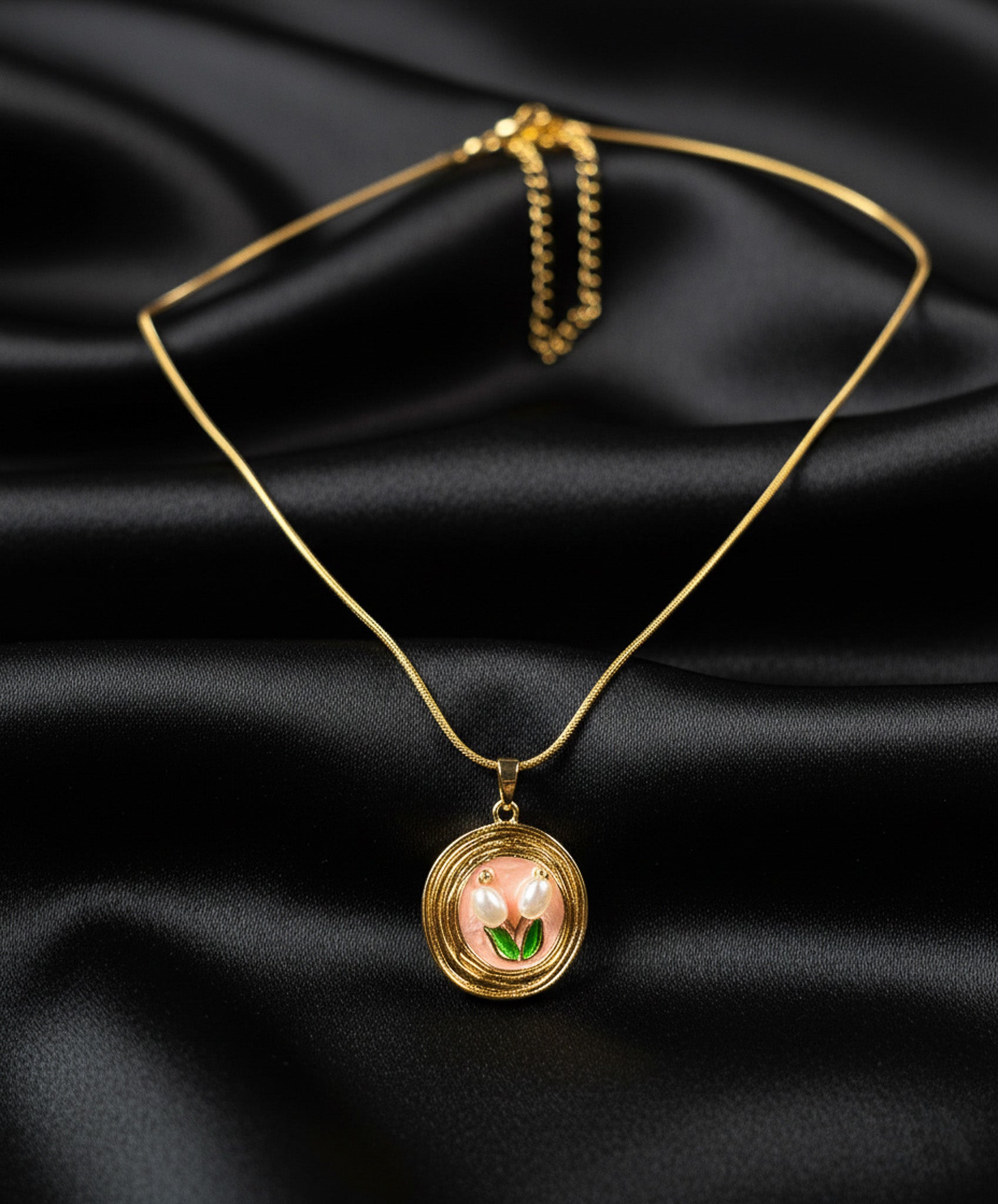 Lily Charm Chain Necklace