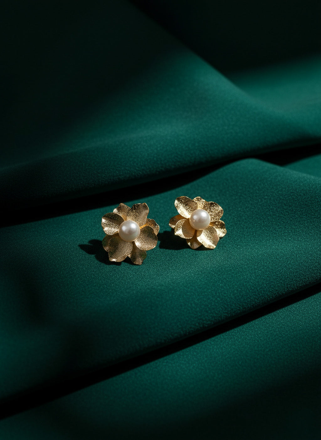 Golden Petal Elegance earrings