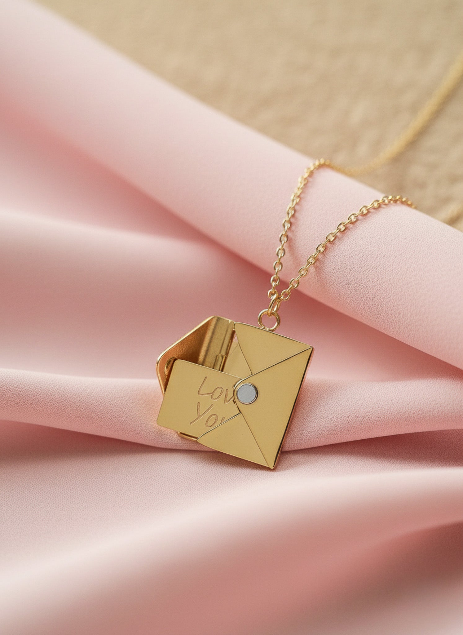 Love Note chain necklace