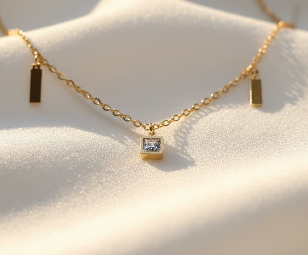 Luxe Gleam chain necklace