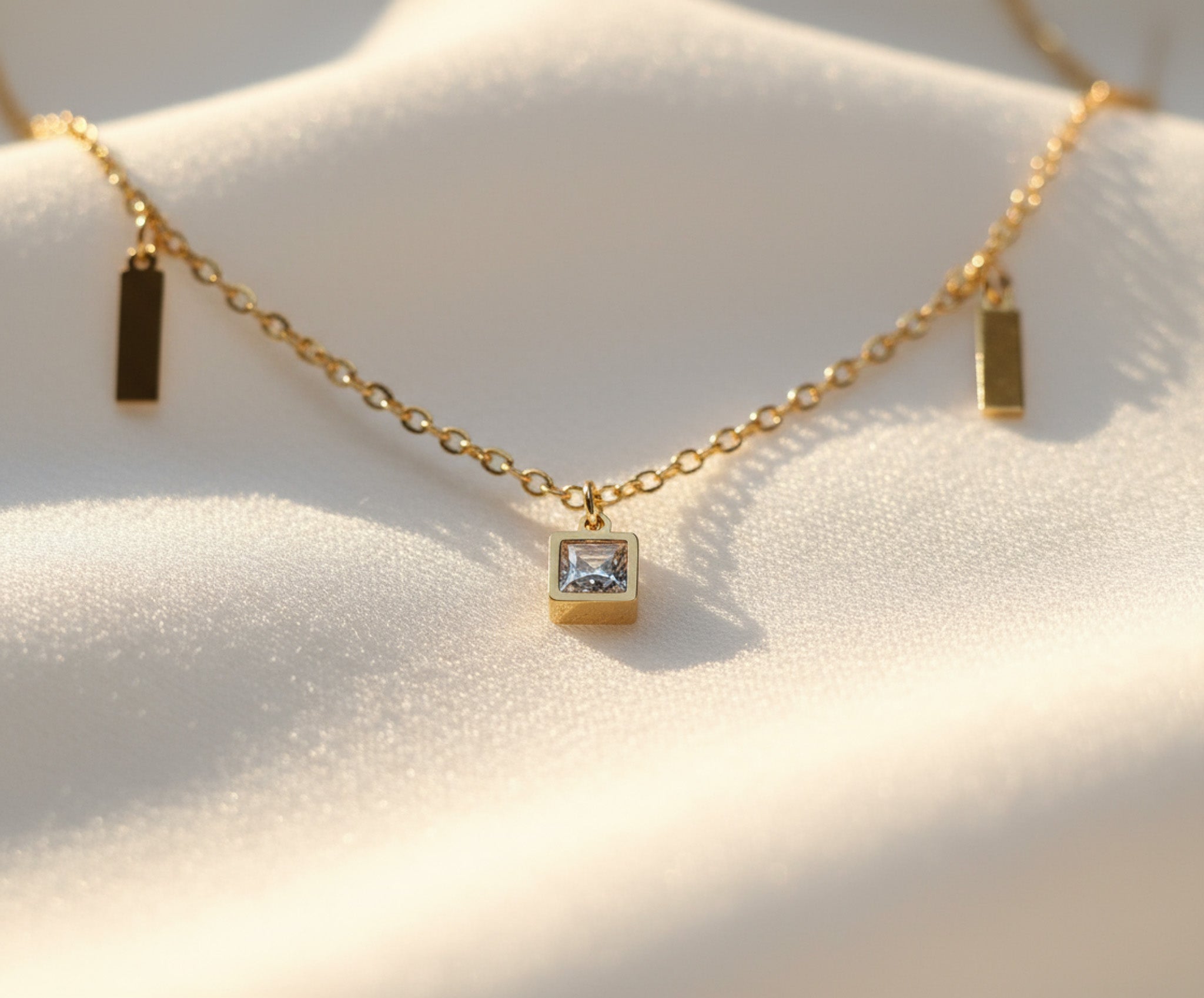 Luxe Gleam chain necklace