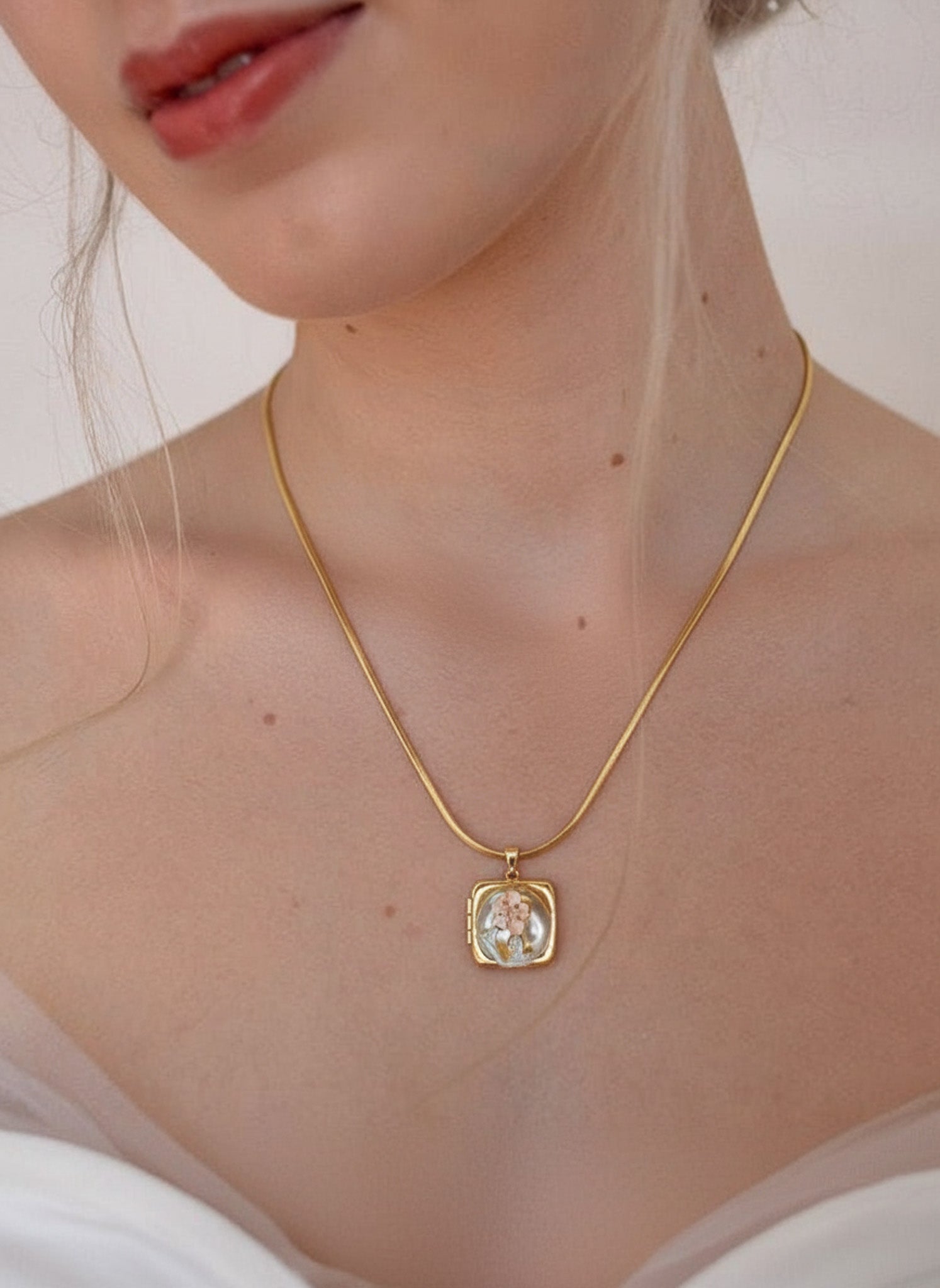 Petal Charm chain necklace