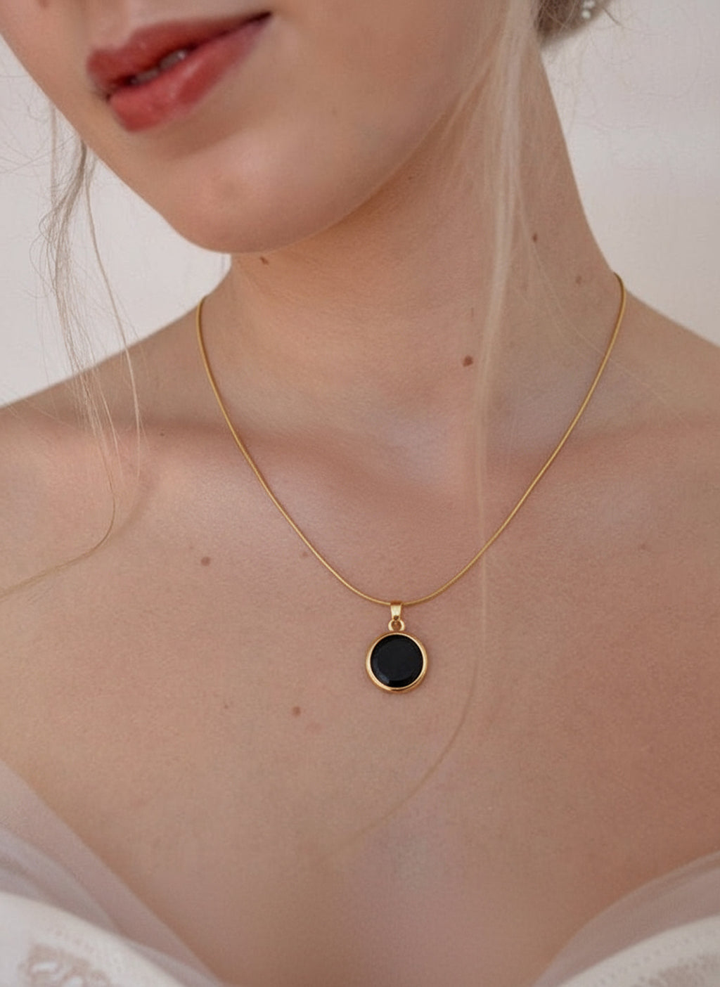 Moon Glow chain necklace