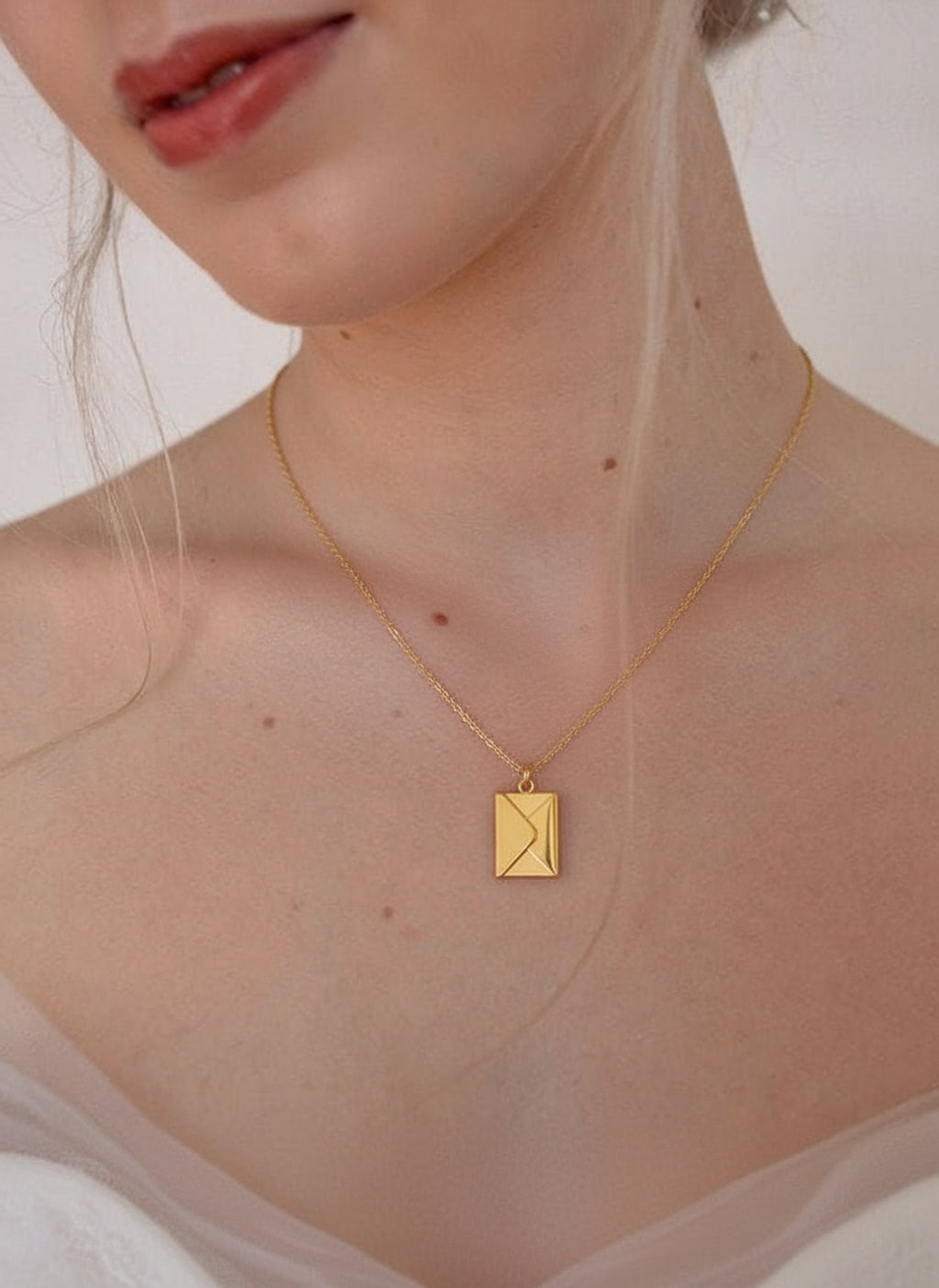 Love Note chain necklace